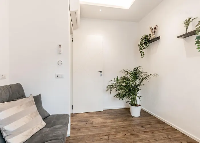 Loungefloor Metro A Netflix & Wi-fi דירה *