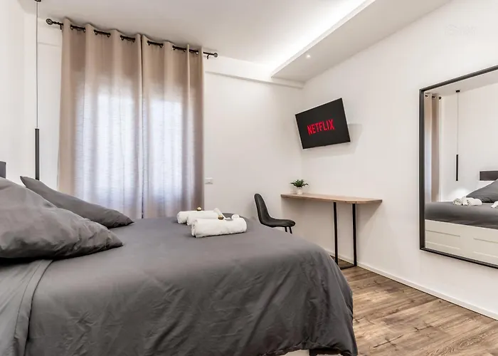 Loungefloor Metro A Netflix & Wi-fi Apartment